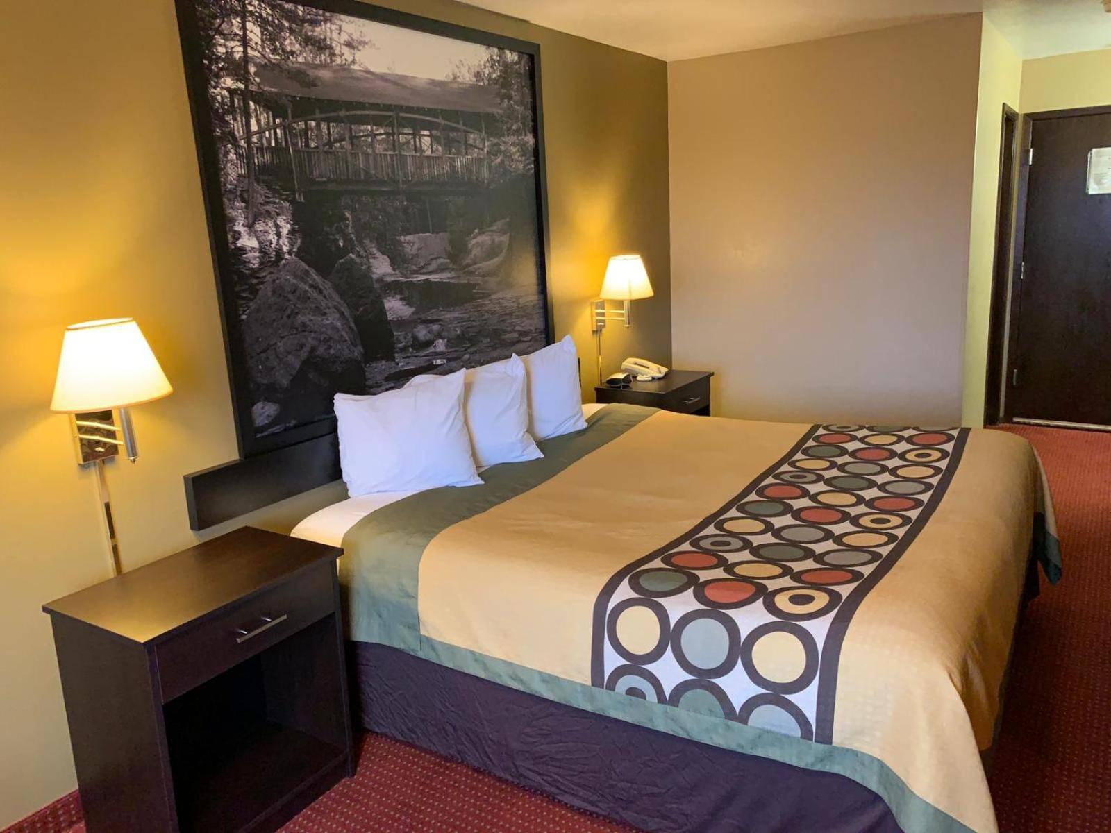 Super 8 By Wyndham Eau Claire Wi Hotel Екстериор снимка