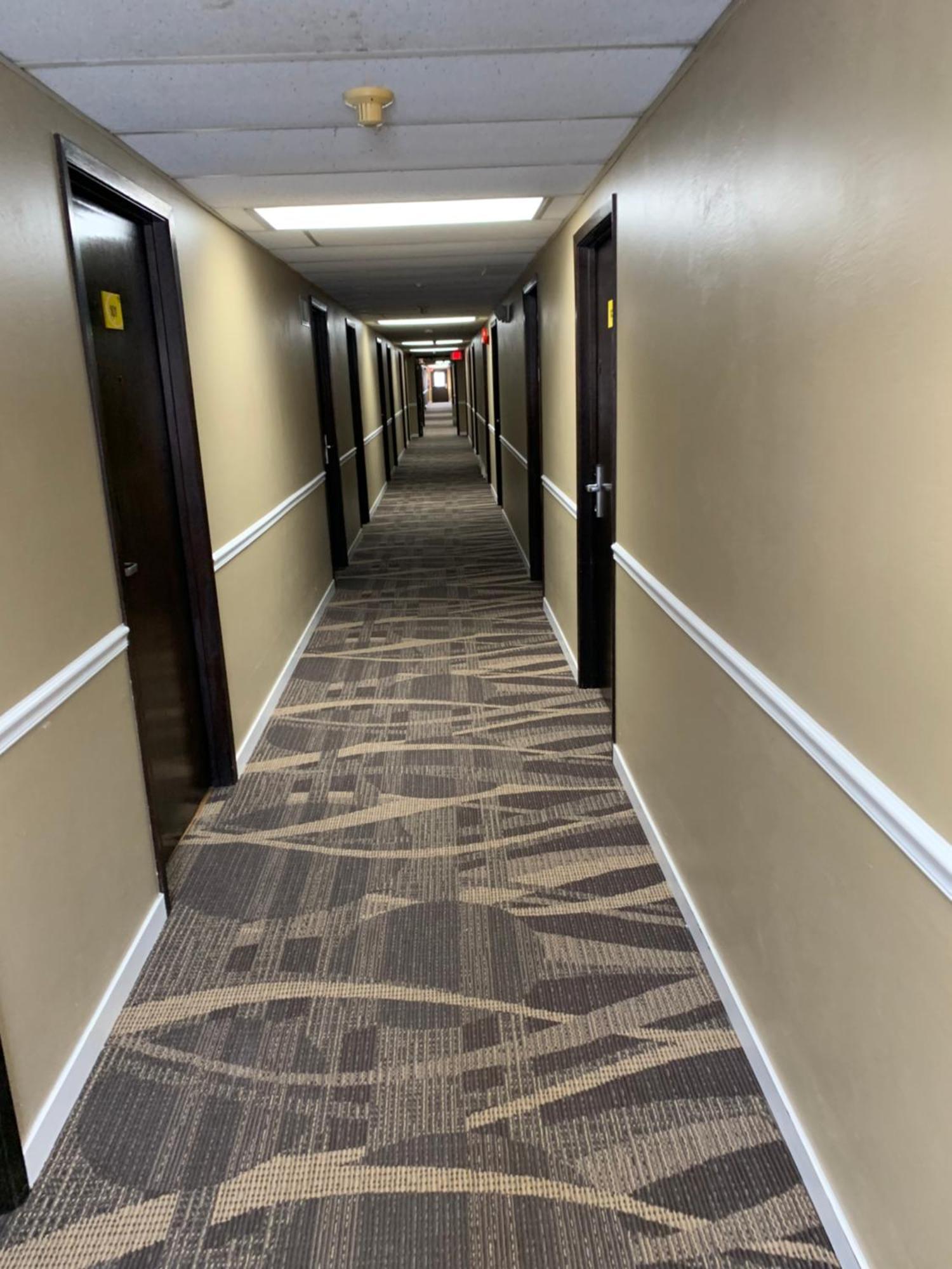 Super 8 By Wyndham Eau Claire Wi Hotel Екстериор снимка